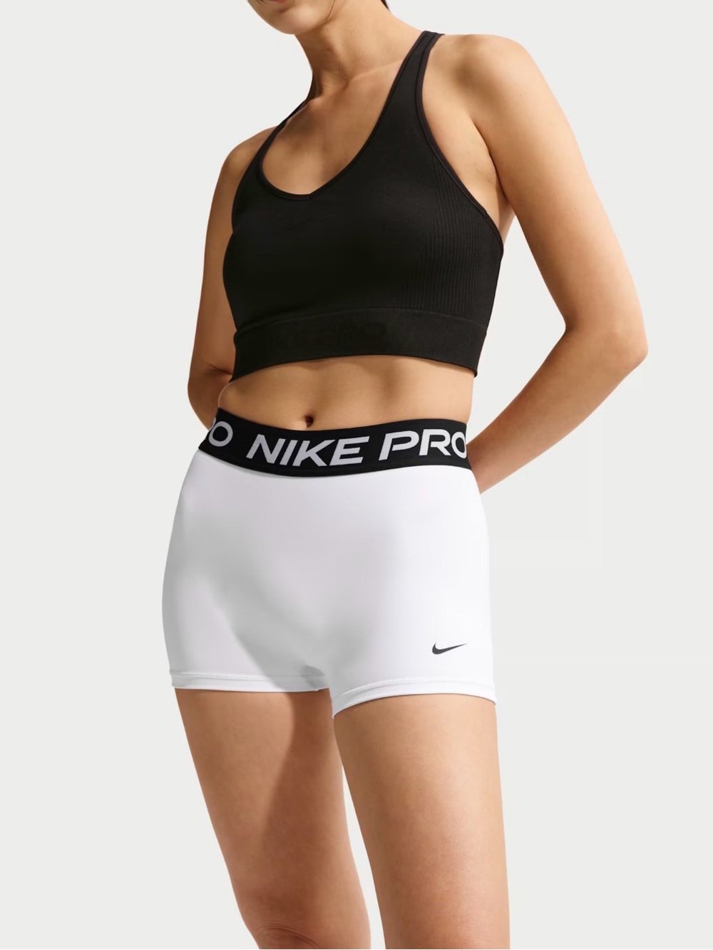 Nike Pro
Women's Mid-Rise 3" Biker Shorts SIZE LARGE